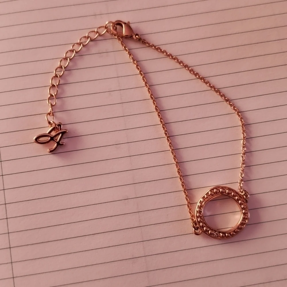 Organic Circle of love rose gold plated bracelet with Swarovski crystal.